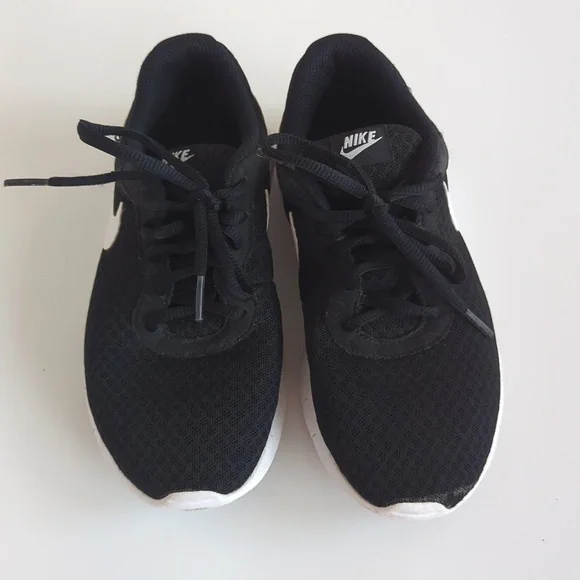 Nike shoes Size 3.5Y - Picture 1 of 9